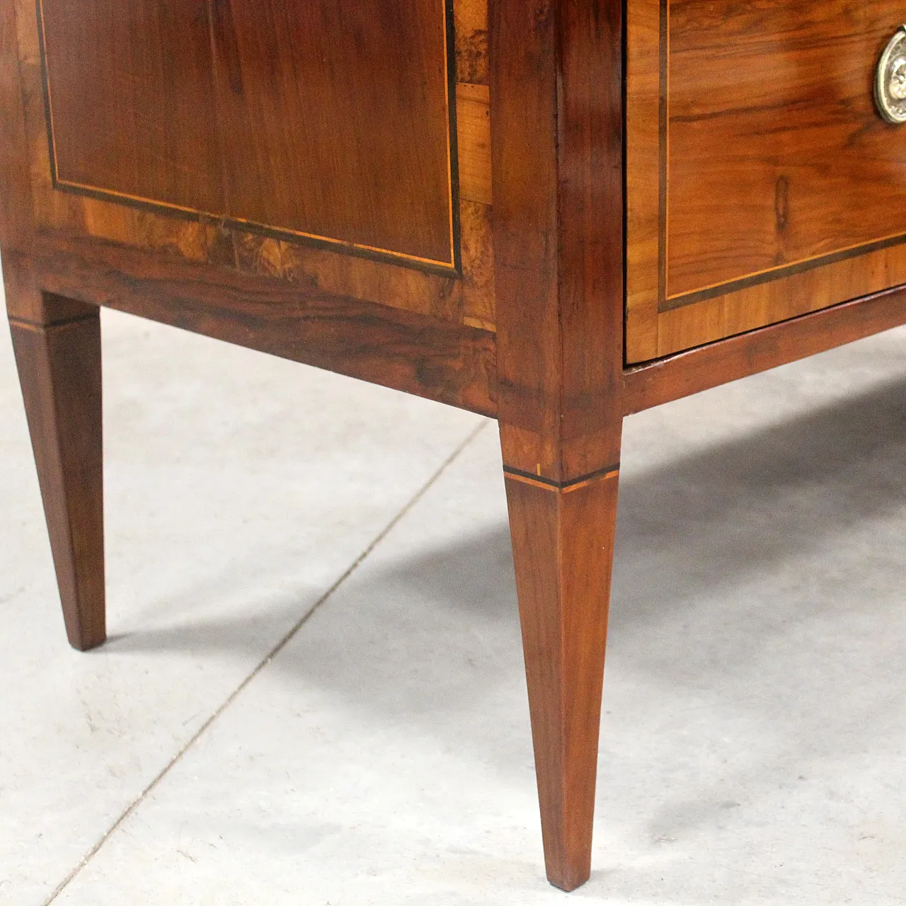 Antique Louis XVI chest of drawers in inlaid walnut, Italy, 18th century 11