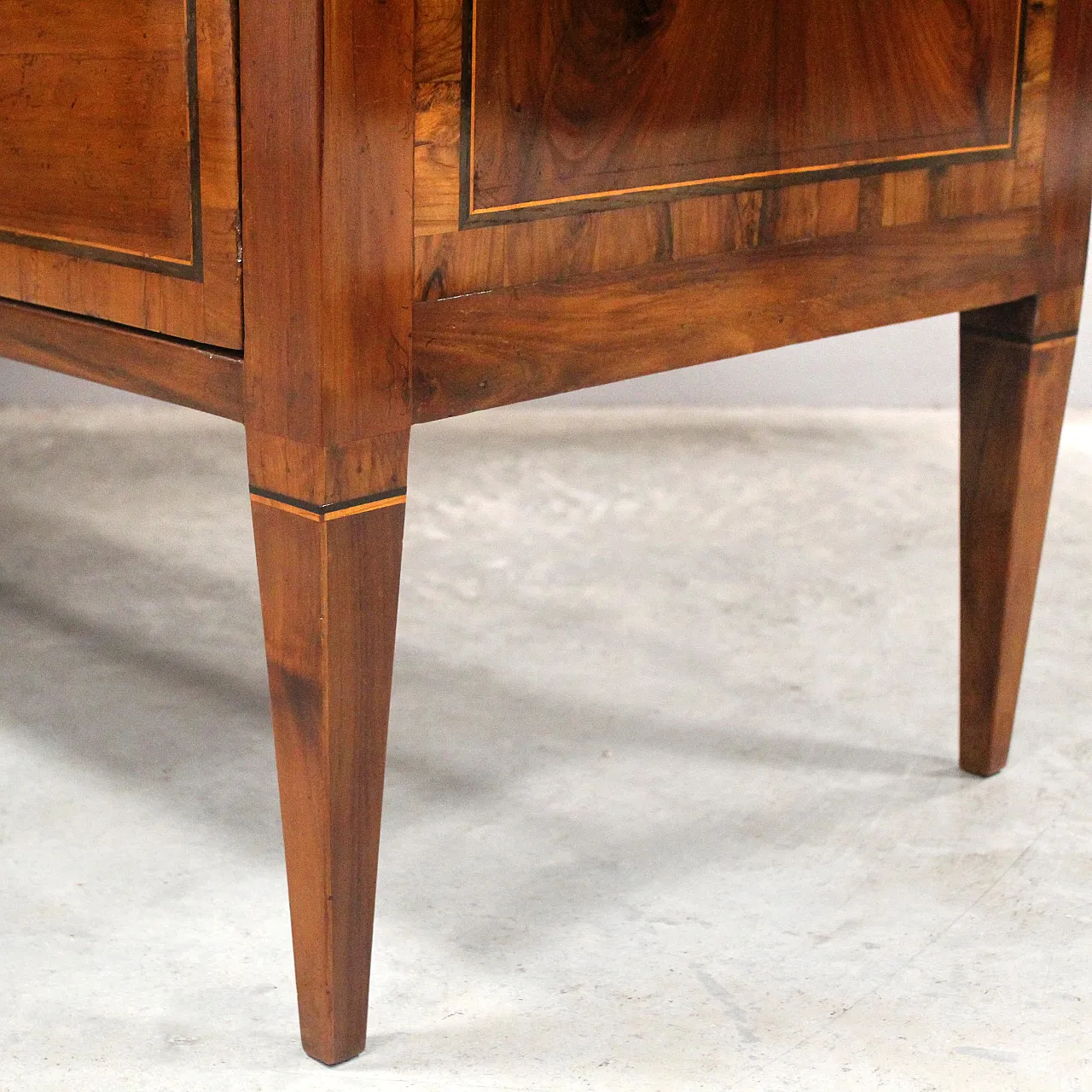 Antique Louis XVI chest of drawers in inlaid walnut, Italy, 18th century 12