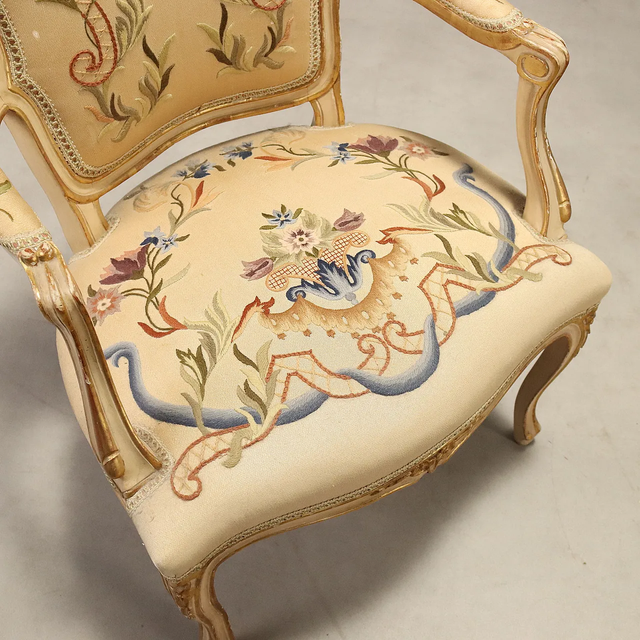 Pair of Baroque-style armchairs, 19th century 7