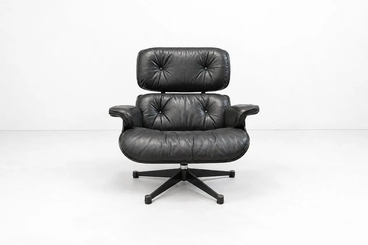 Lounge chair with ottoman by Charles Eames for Vitra, 20th century 2