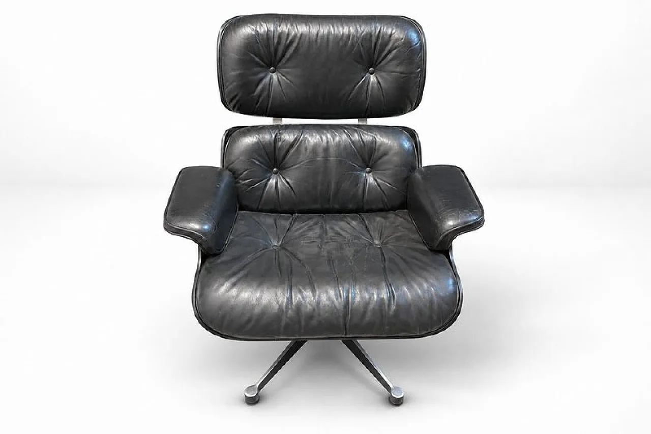 Lounge chair with ottoman by Charles Eames for Vitra, 20th century 3