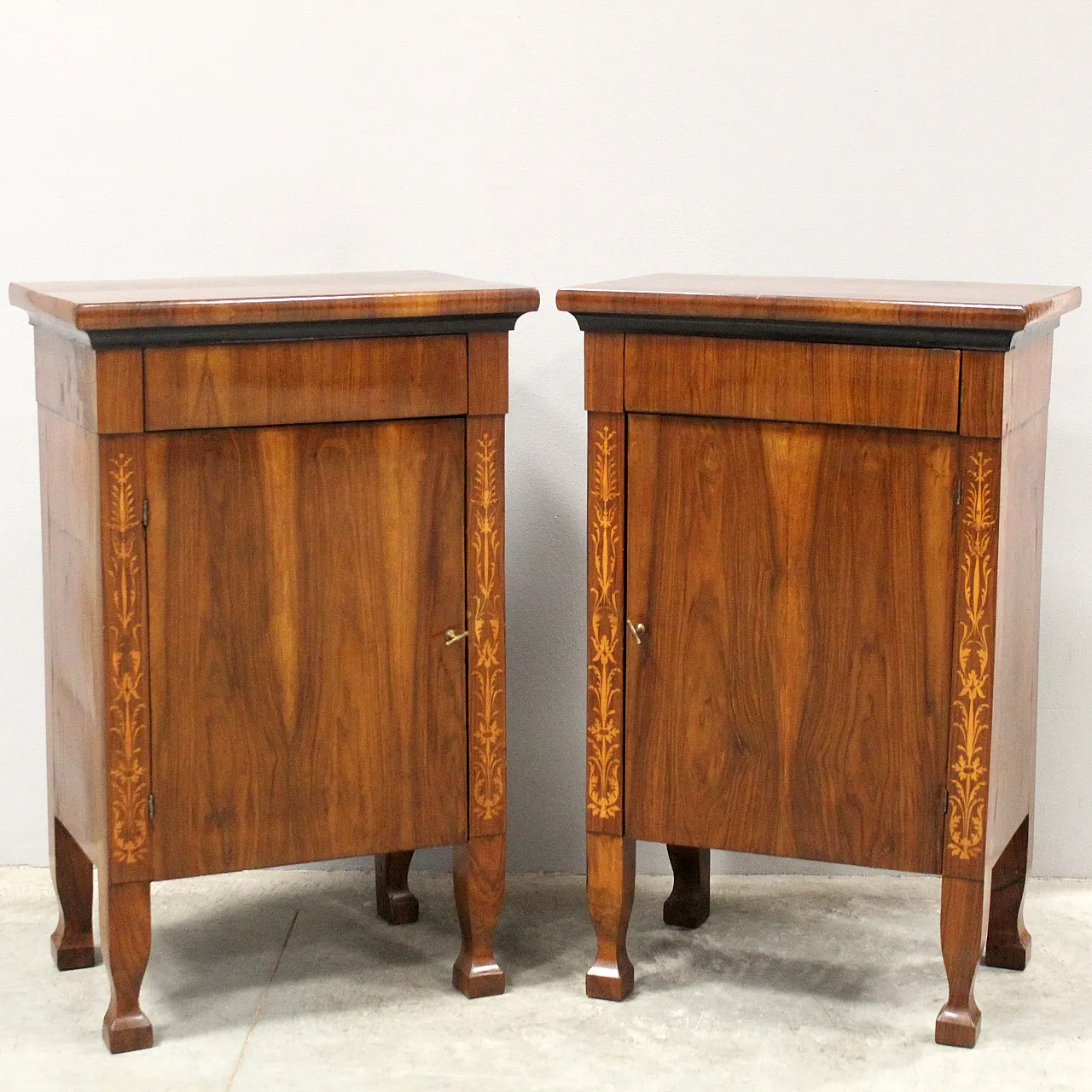 Pair of Empire walnut bedside tables, 19th century Italy 1