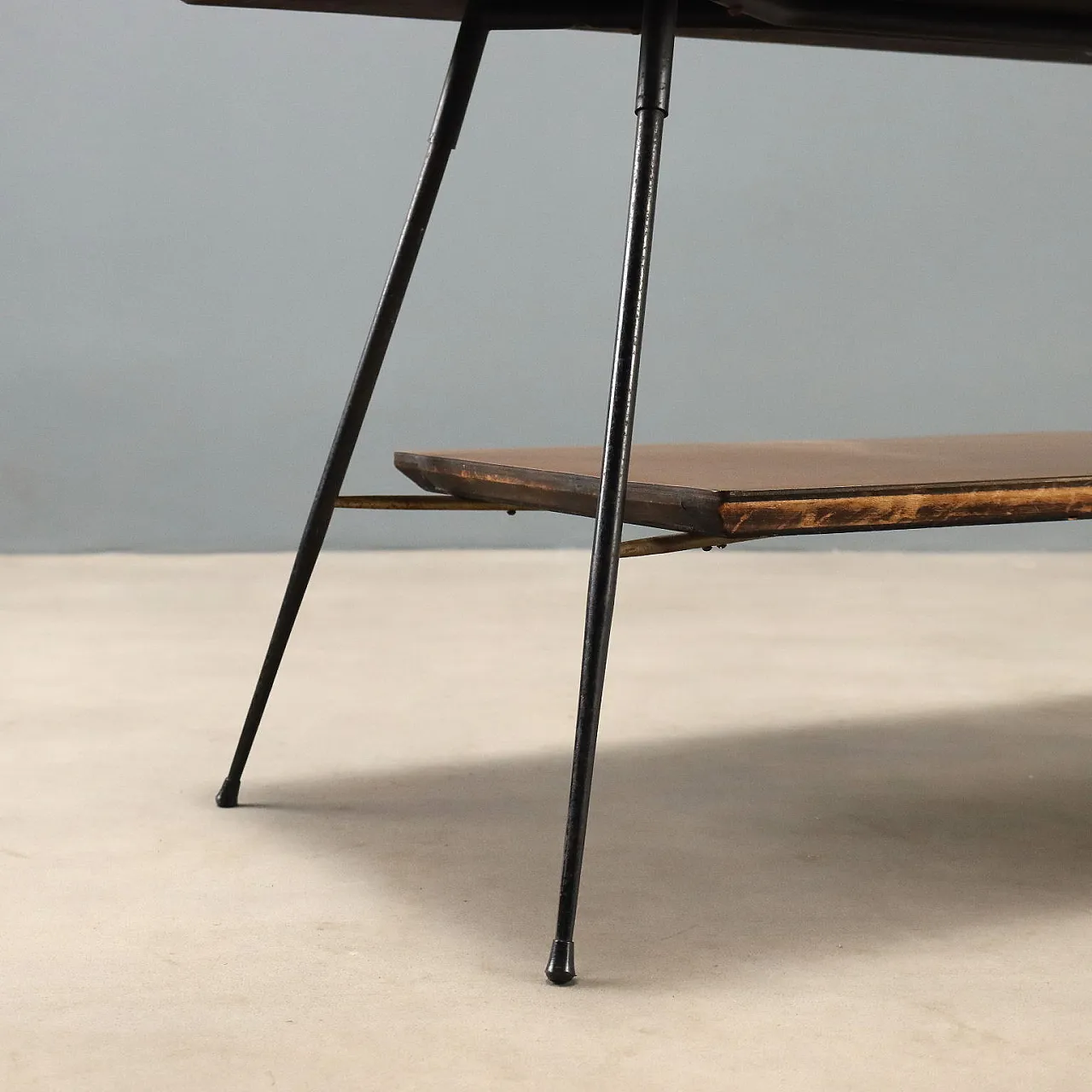 Tavolino con piani in formica, anni '60 5