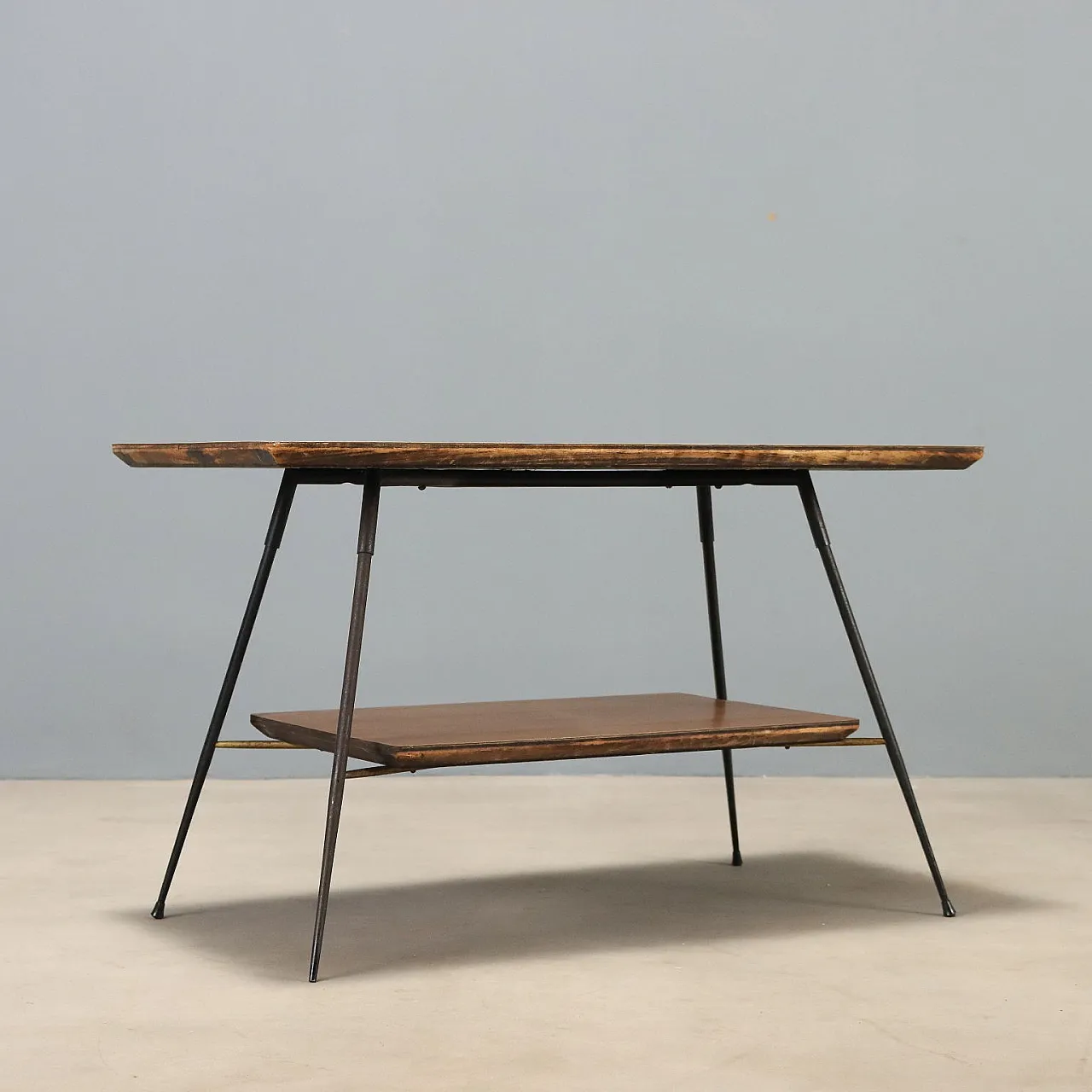 Tavolino con piani in formica, anni '60 8