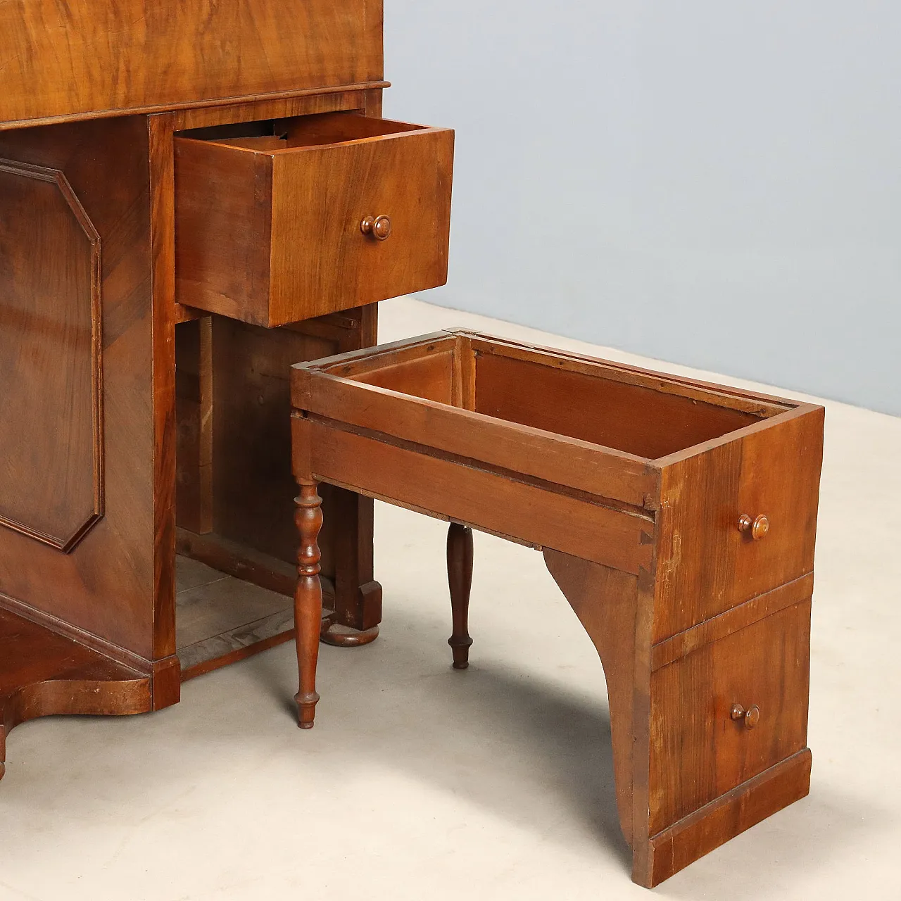 Louis Philippe dressing table in walnut and cherry, 19th century 10