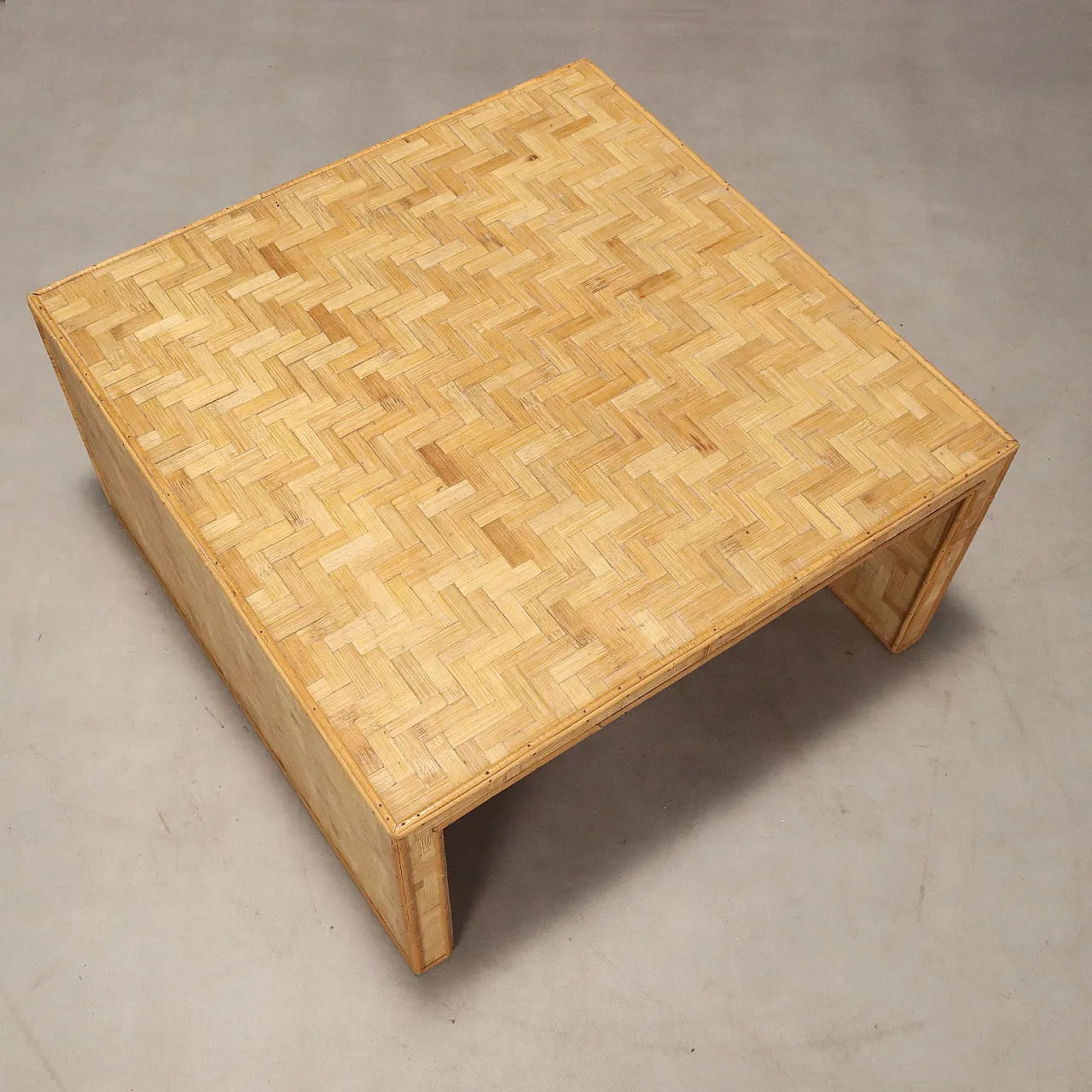 Wooden geometric coffee table, 1970s 7