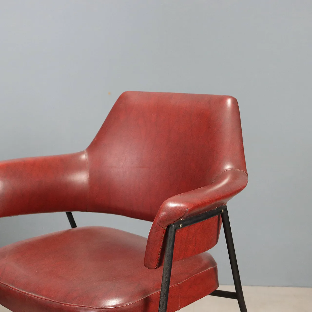 Coppia di poltroncine in metallo e vinile, anni '60 6