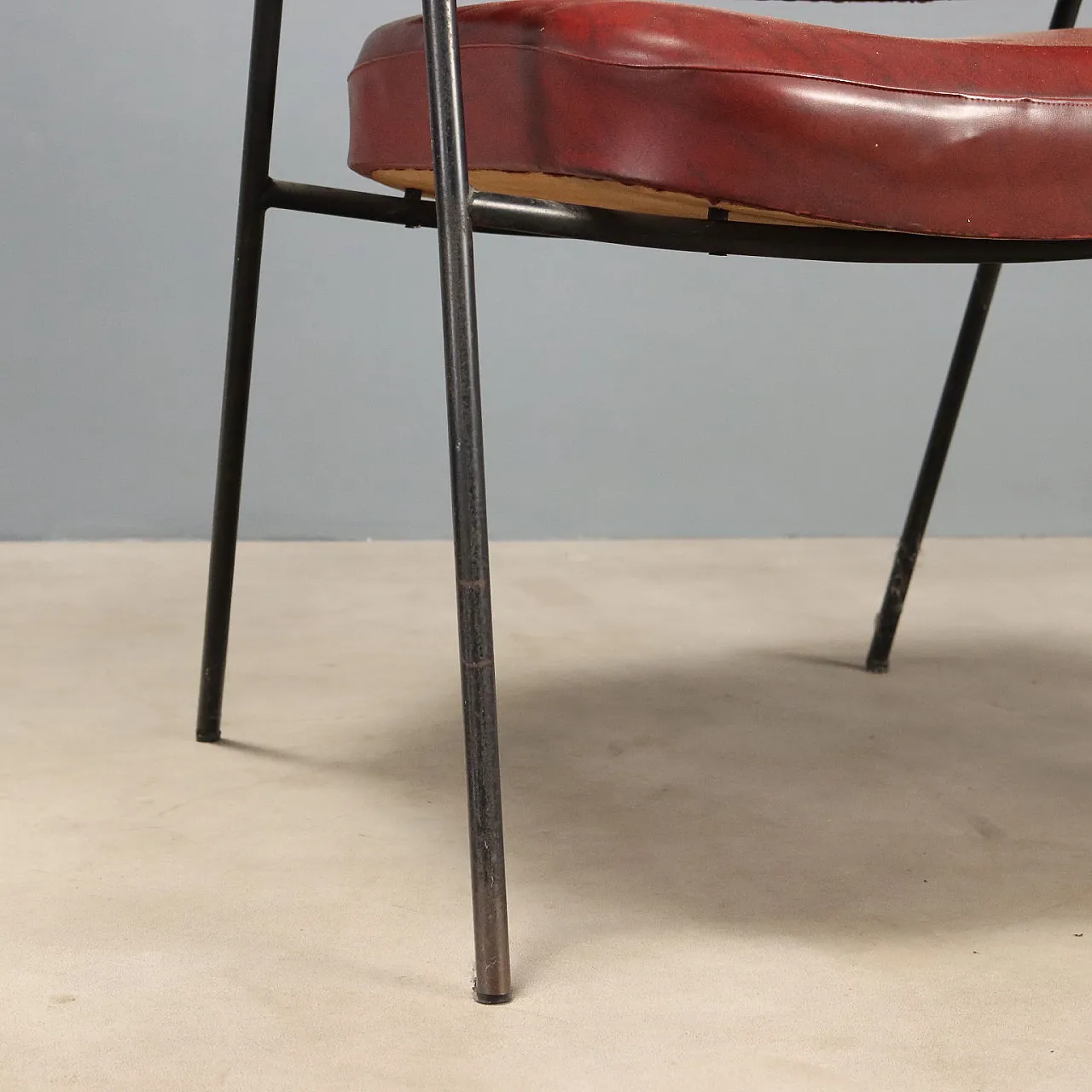 Coppia di poltroncine in metallo e vinile, anni '60 8
