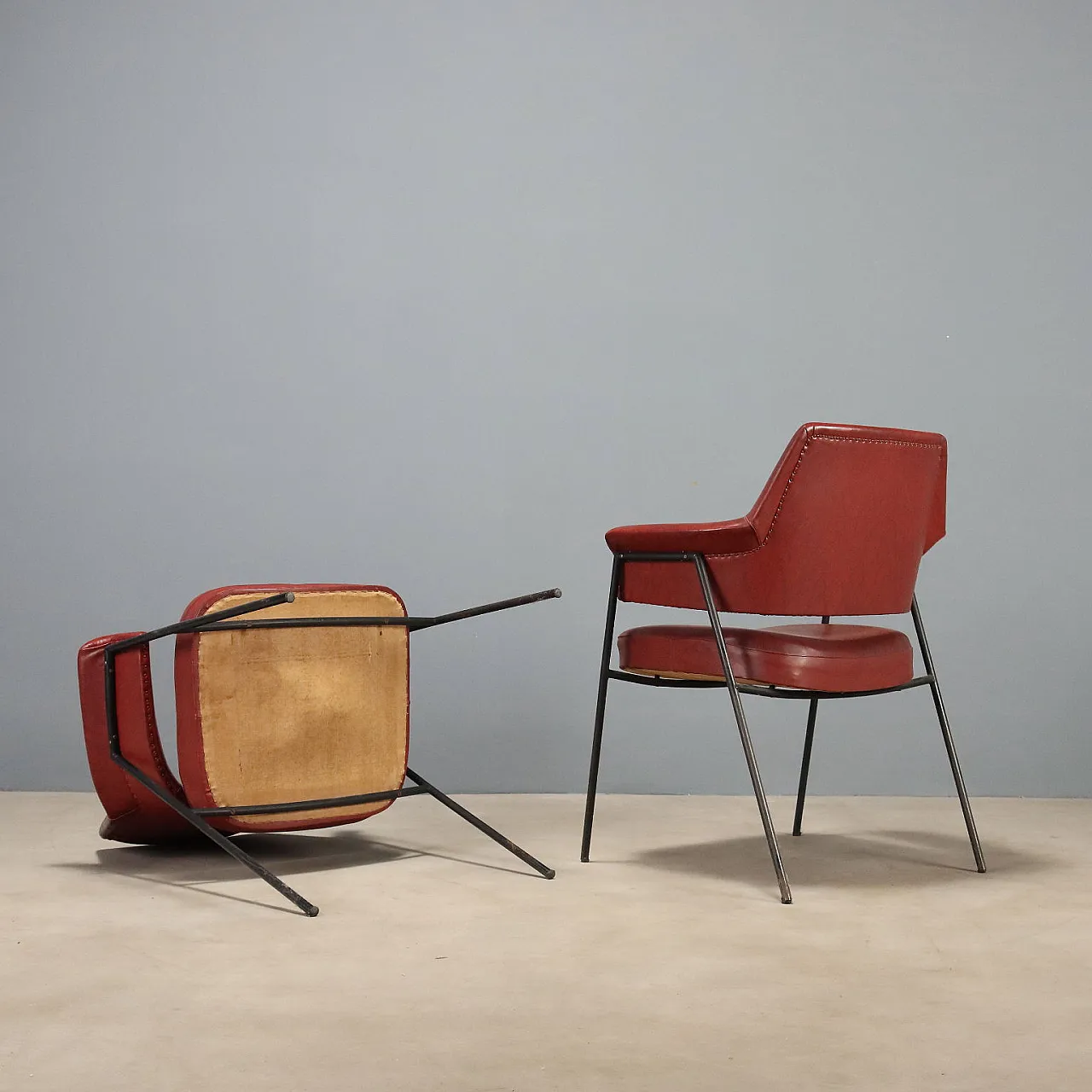 Coppia di poltroncine in metallo e vinile, anni '60 10