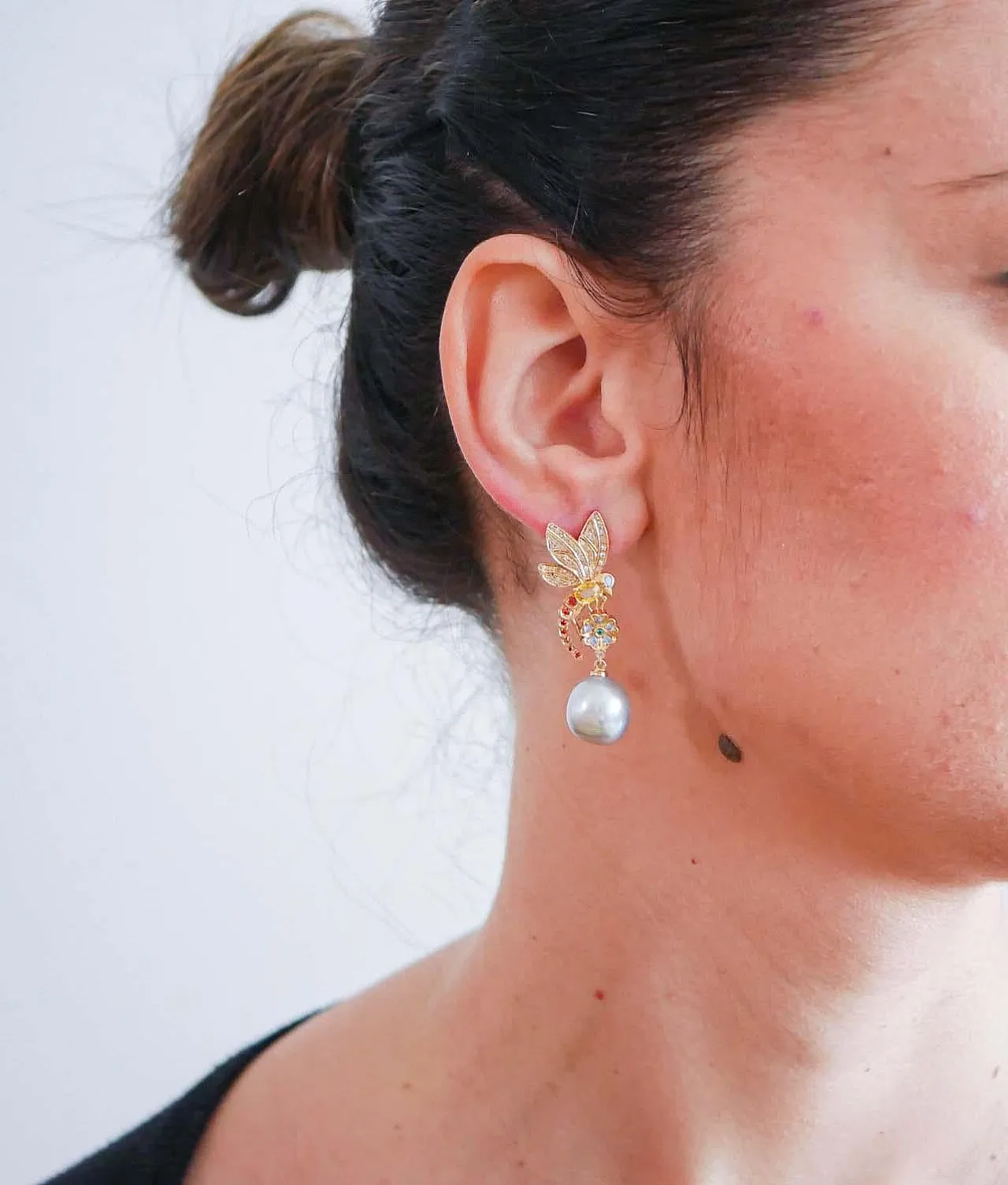 Gray pearls, sapphires, diamonds, opals, 14 Kt  gold earrings, 1970s 4