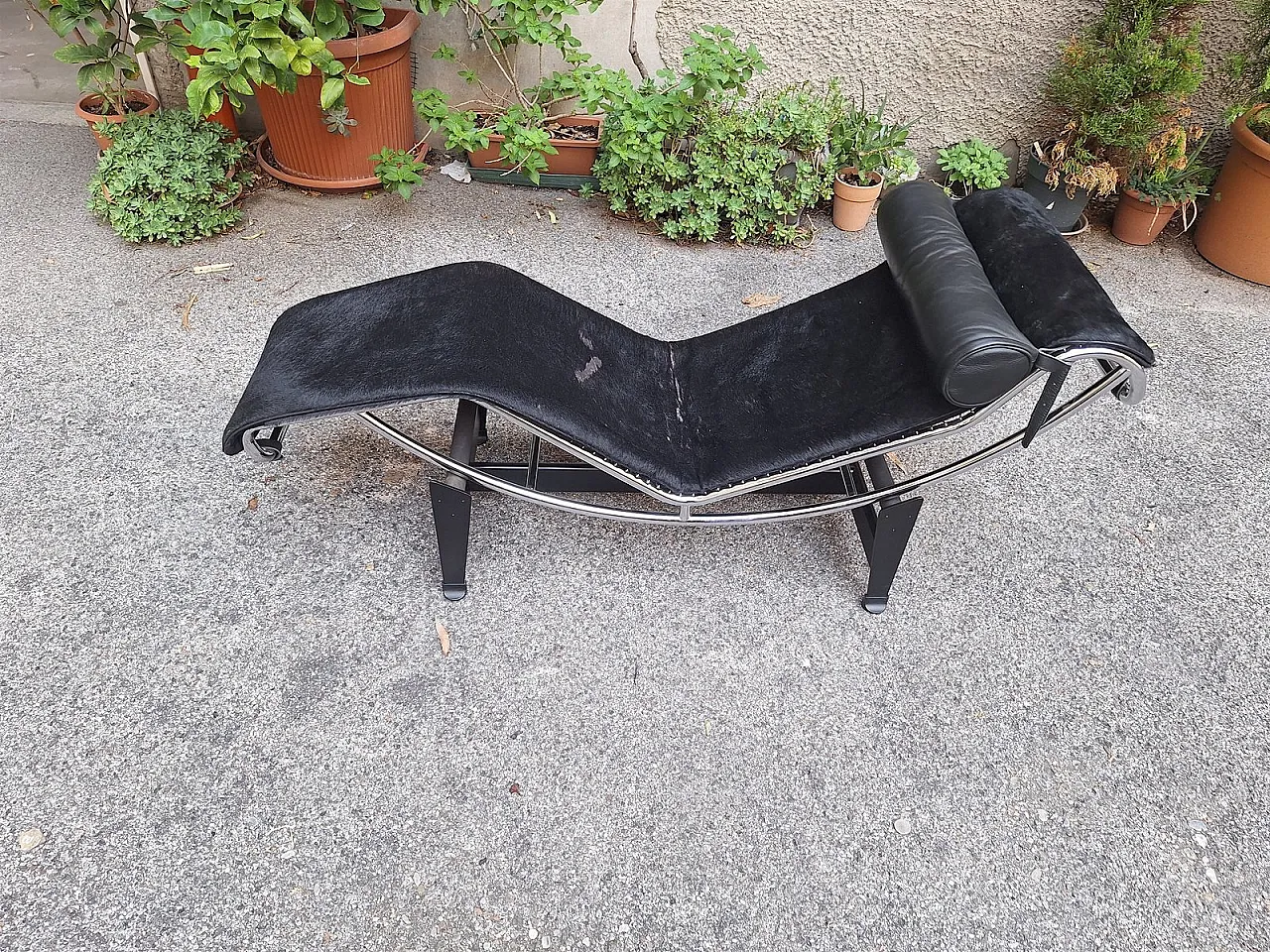 Chaise longue LC4 in cavallino nero di Le Corbusier per Cassina, anni '70 2