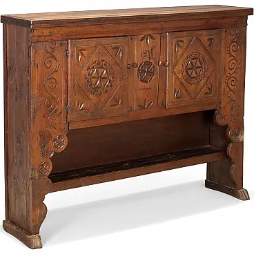 Credenza in noce e castagno con intagli, '800