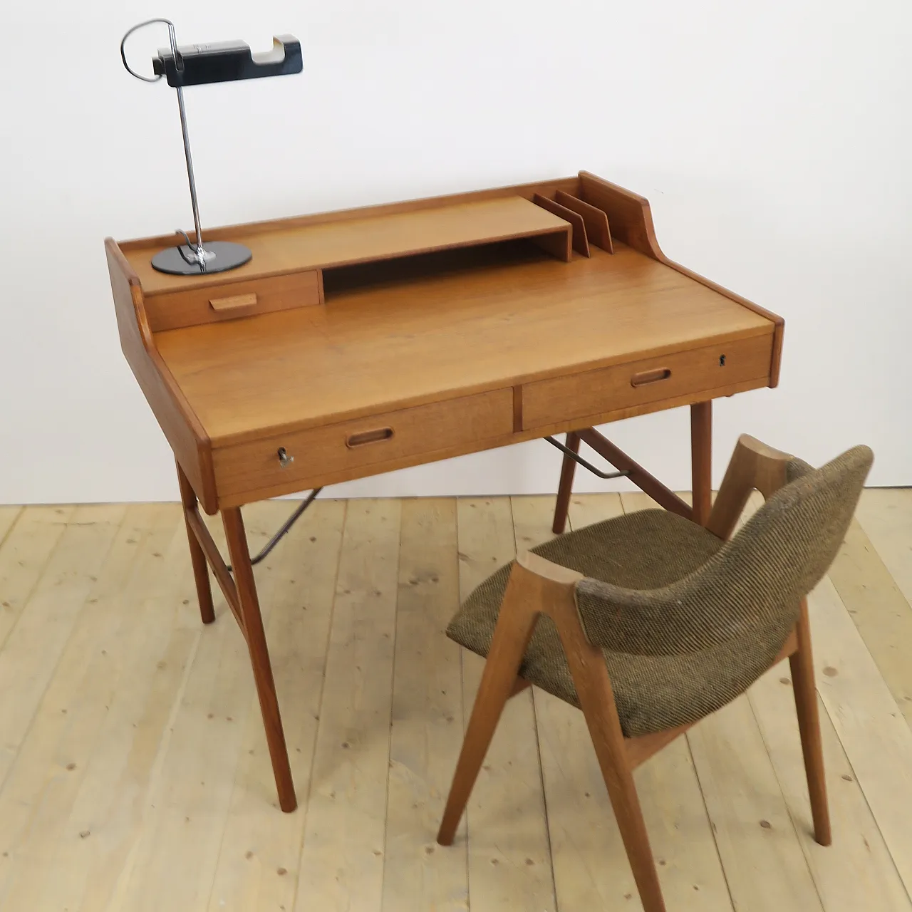 Model 56 teak desk by Arne Wahl Iversen for Vinde Møbelfabrik, 1970s 3