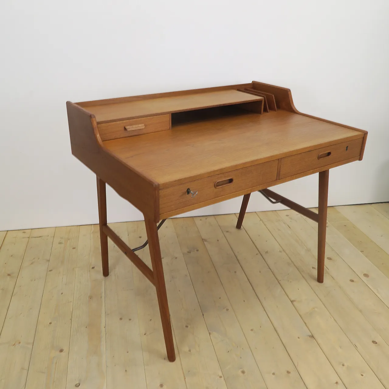 Model 56 teak desk by Arne Wahl Iversen for Vinde Møbelfabrik, 1970s 11
