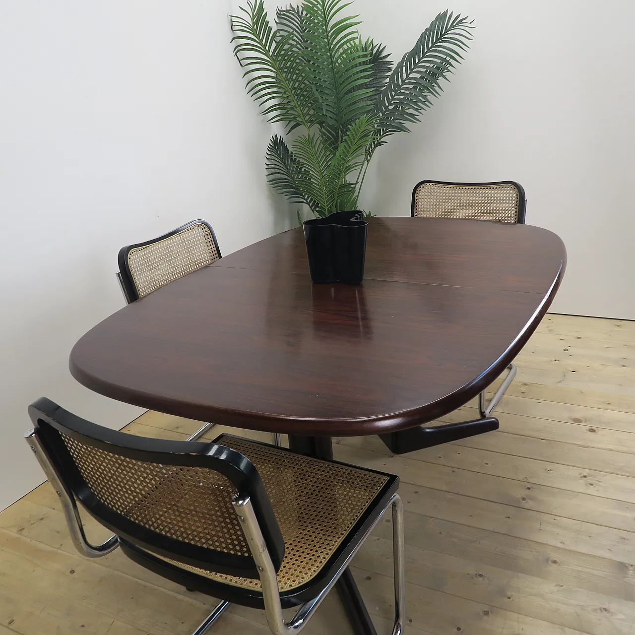 Mid-Century rosewood extendable table, 1960s 13