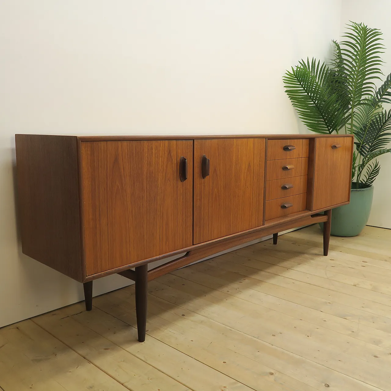 Brazilia sideboard by Victor Wilkins for G-Plan, teak, 1960s 3
