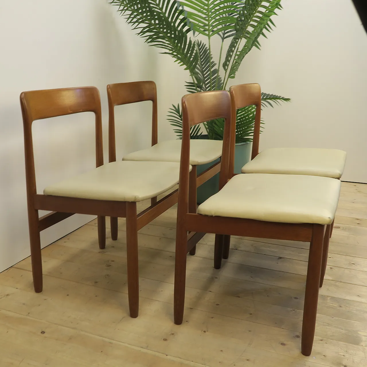 8  teak chairs, 1960s 5