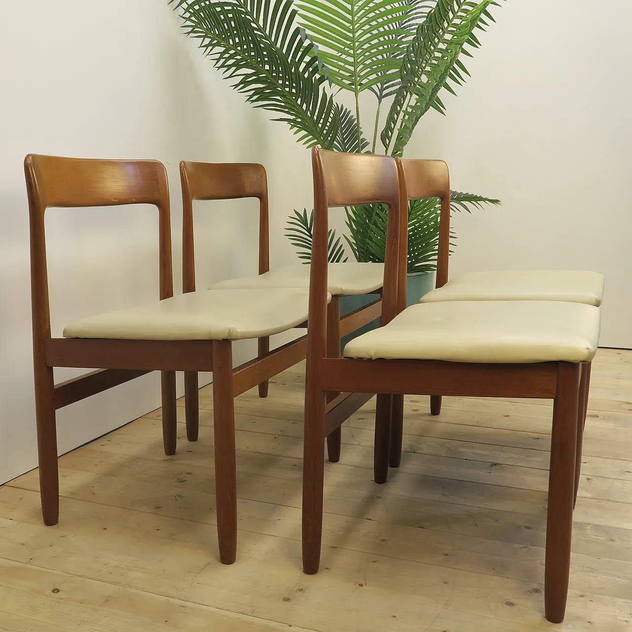 8  teak chairs, 1960s 7