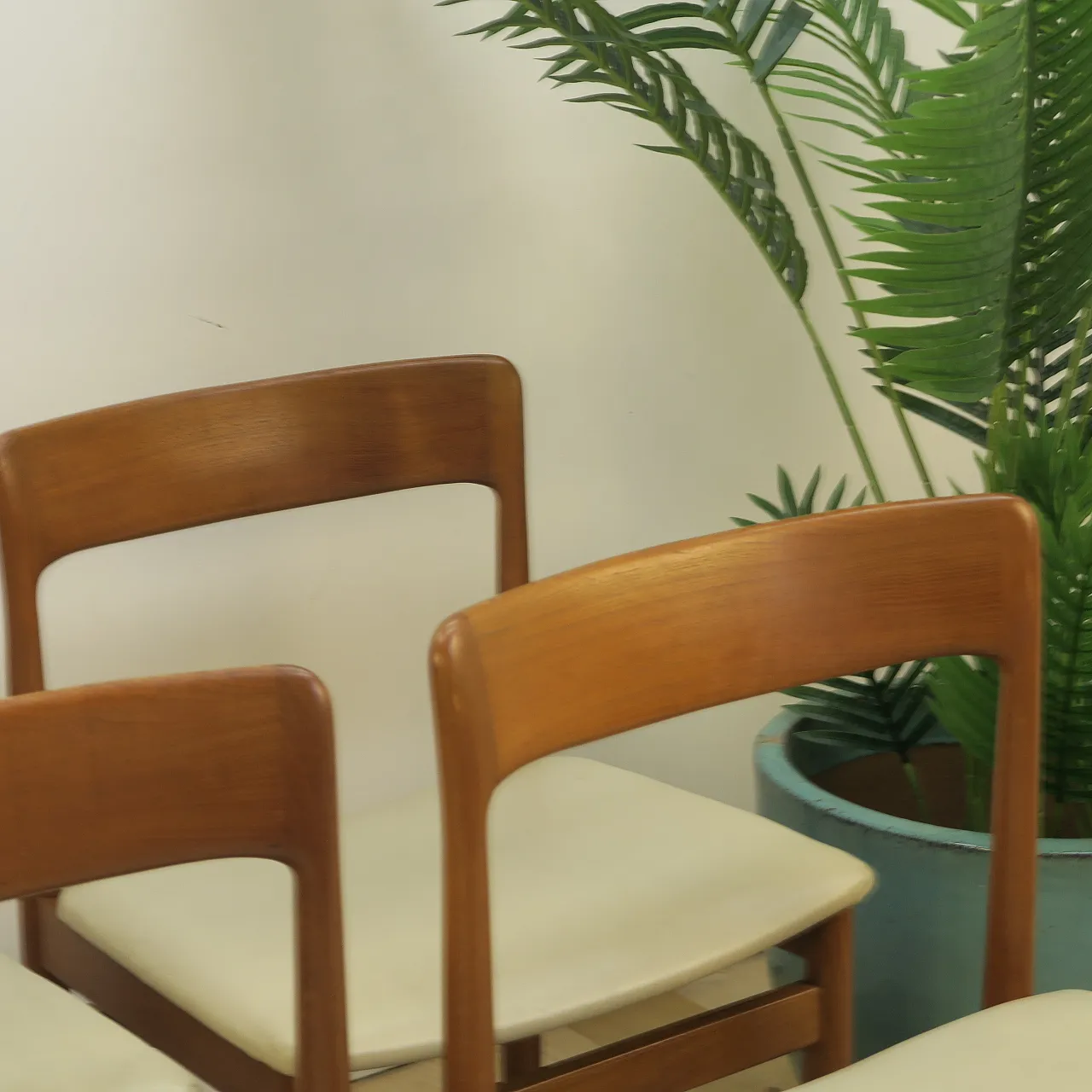 8  teak chairs, 1960s 10