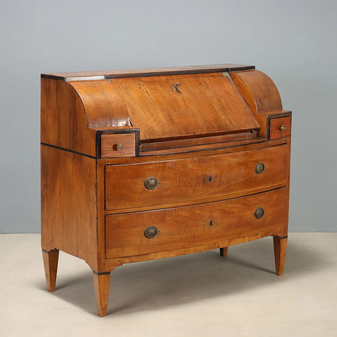 Walnut drop-leaf cabinet with ebonized details, early 19th century 1