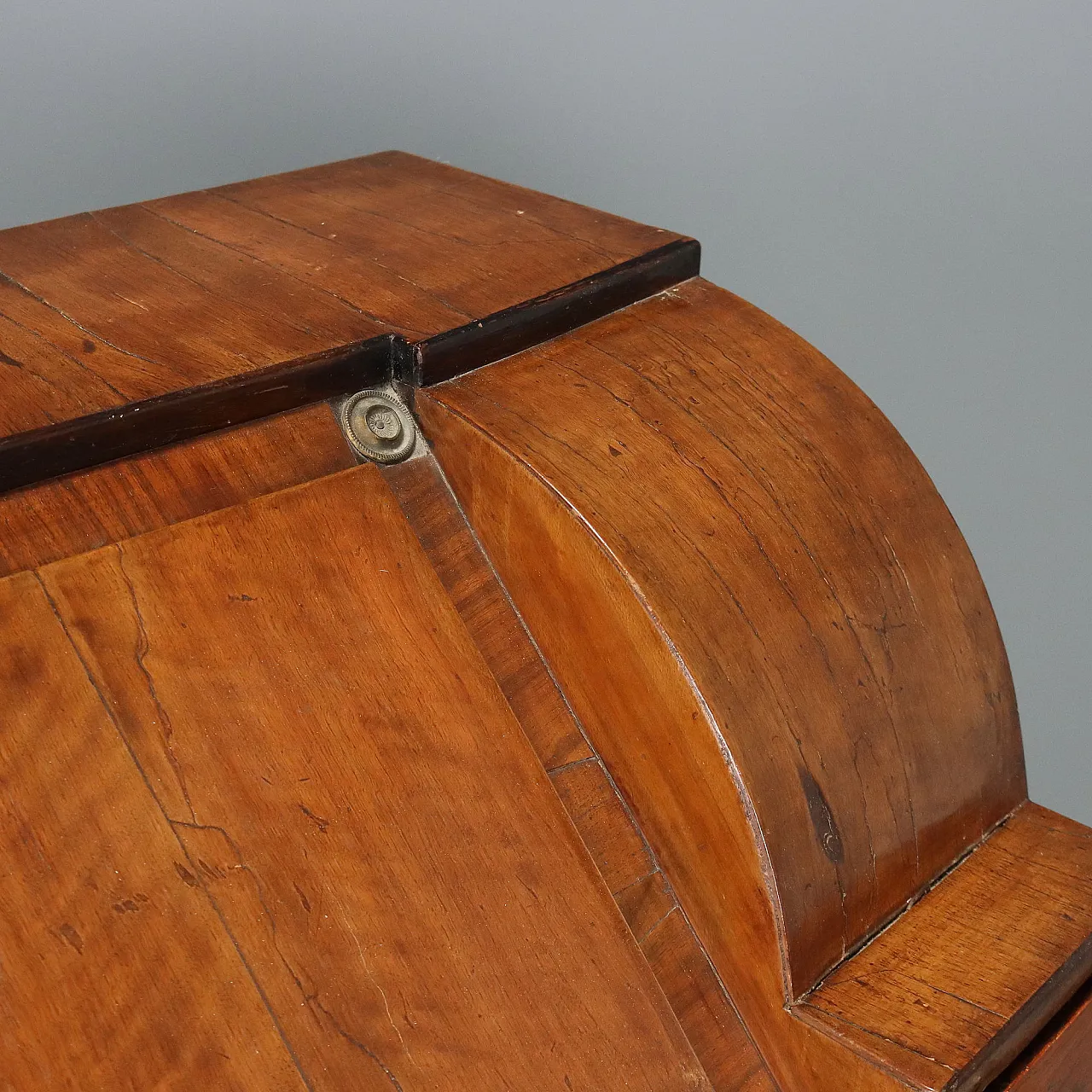 Walnut drop-leaf cabinet with ebonized details, early 19th century 6