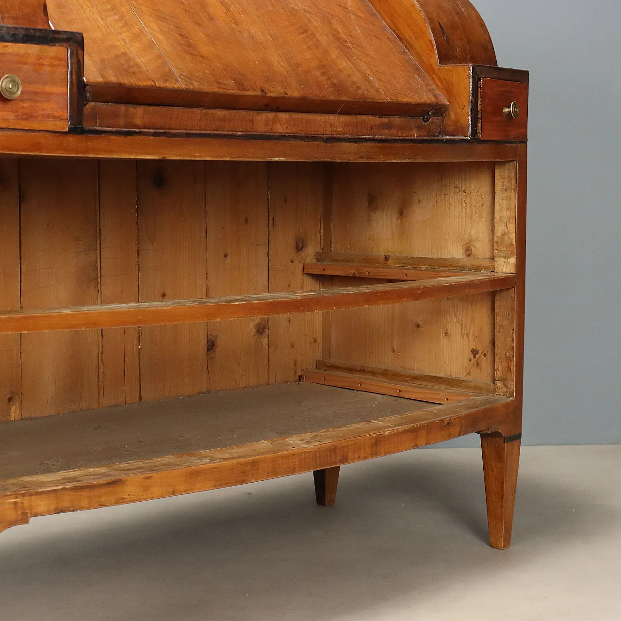 Walnut drop-leaf cabinet with ebonized details, early 19th century 10