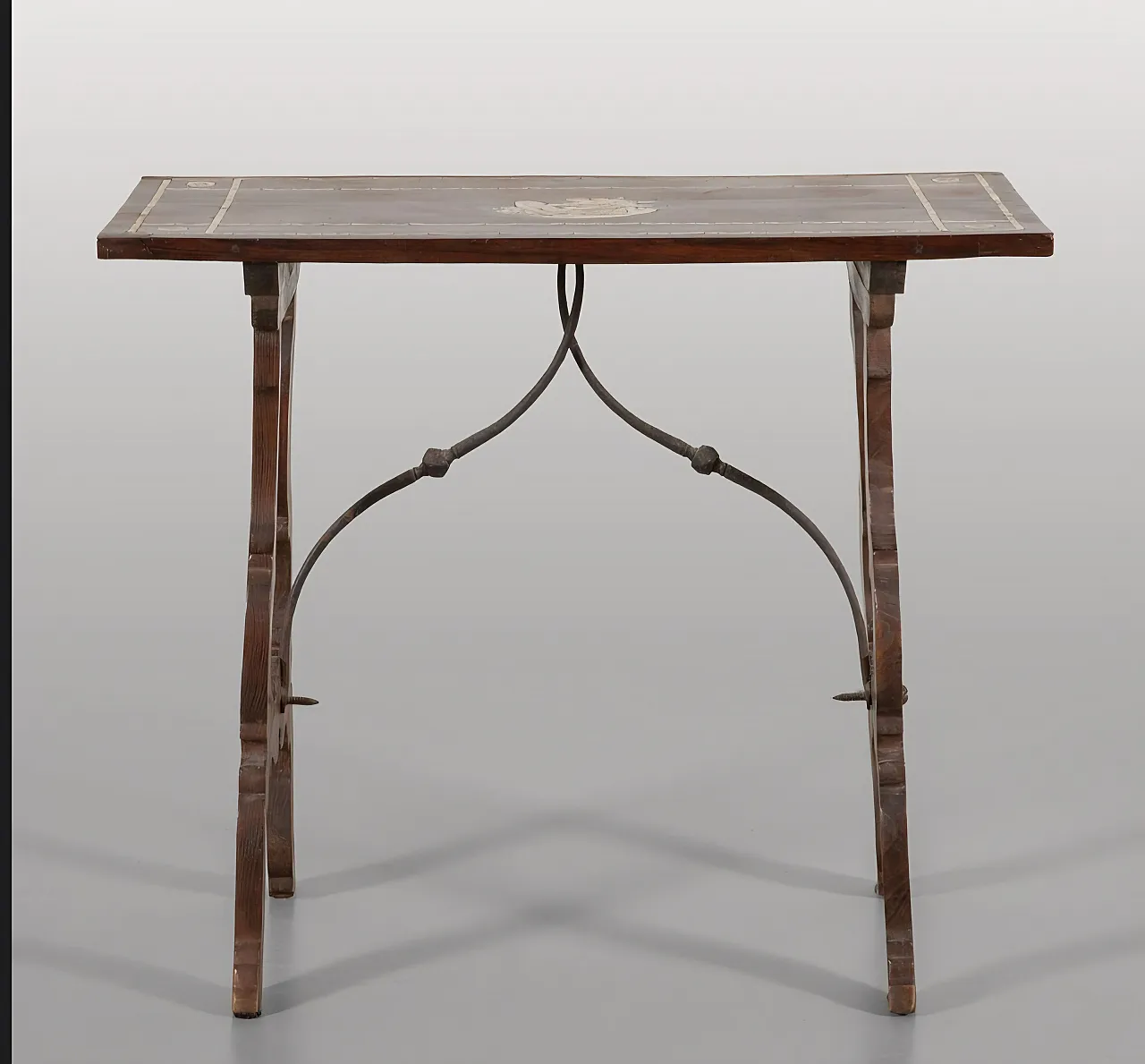 Lira table in wood and ivory inlay, 18th century 1