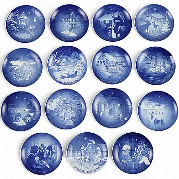 15 Bing & Grøndahl Copenhagen plates, 20th century