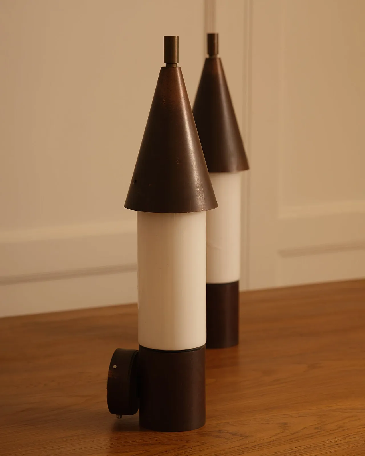 Pair of wall sconces, 1970s 2