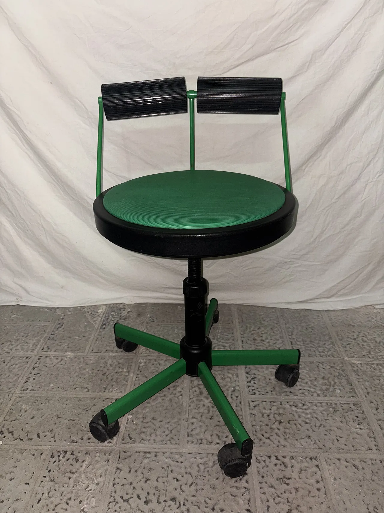 Green plastic swivel chair by Nendo Design, 1970s 3