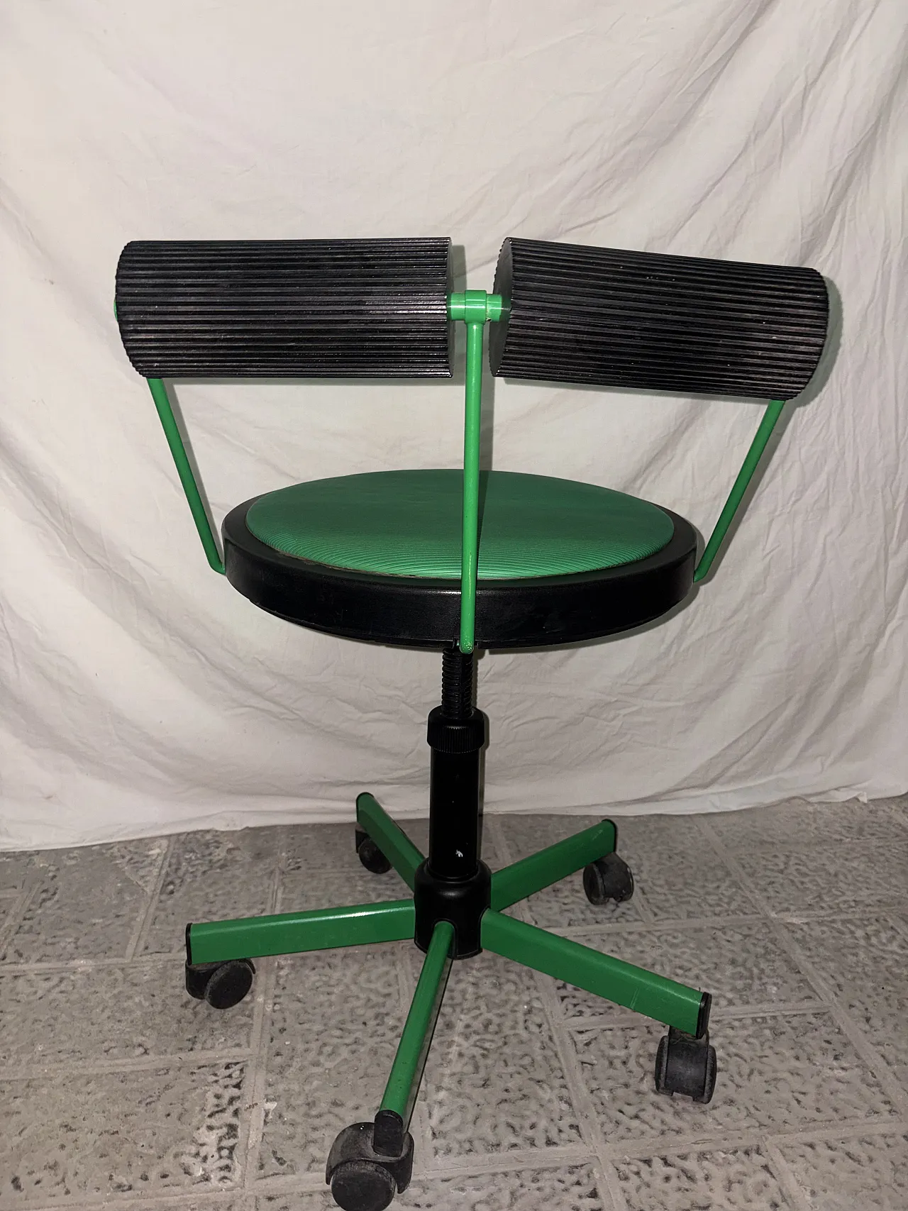Green plastic swivel chair by Nendo Design, 1970s 6