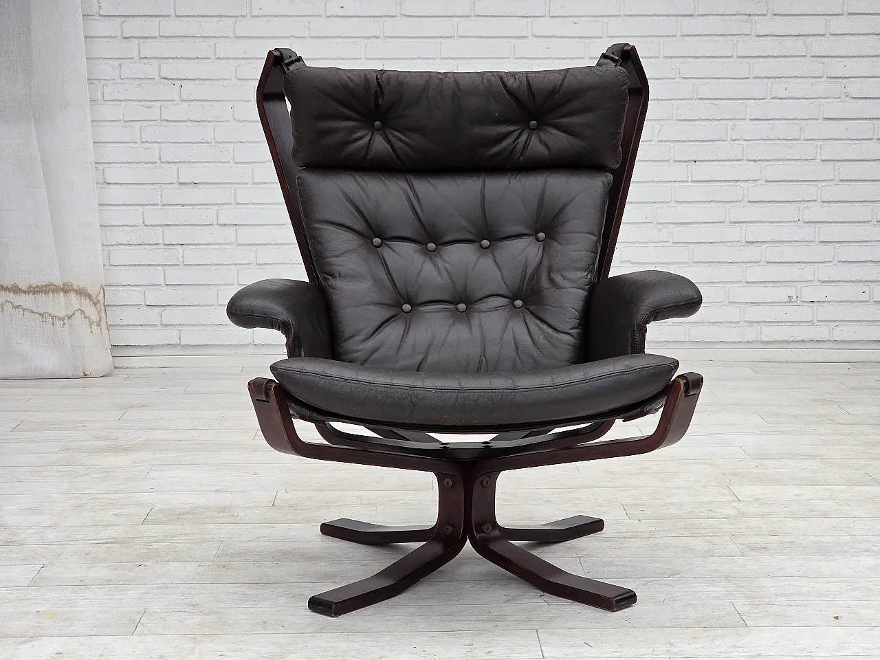 1970s, Norwegian chair by Sigurd Ressel, model "Falcon". 1