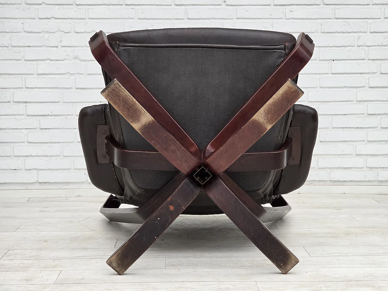1970s, Norwegian chair by Sigurd Ressel, model "Falcon". 3