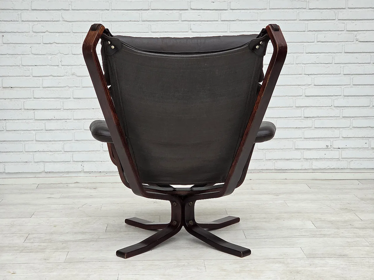 1970s, Norwegian chair by Sigurd Ressel, model "Falcon". 8