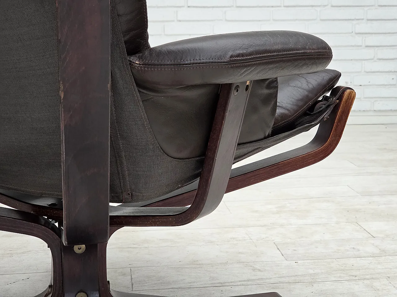 1970s, Norwegian chair by Sigurd Ressel, model "Falcon". 9