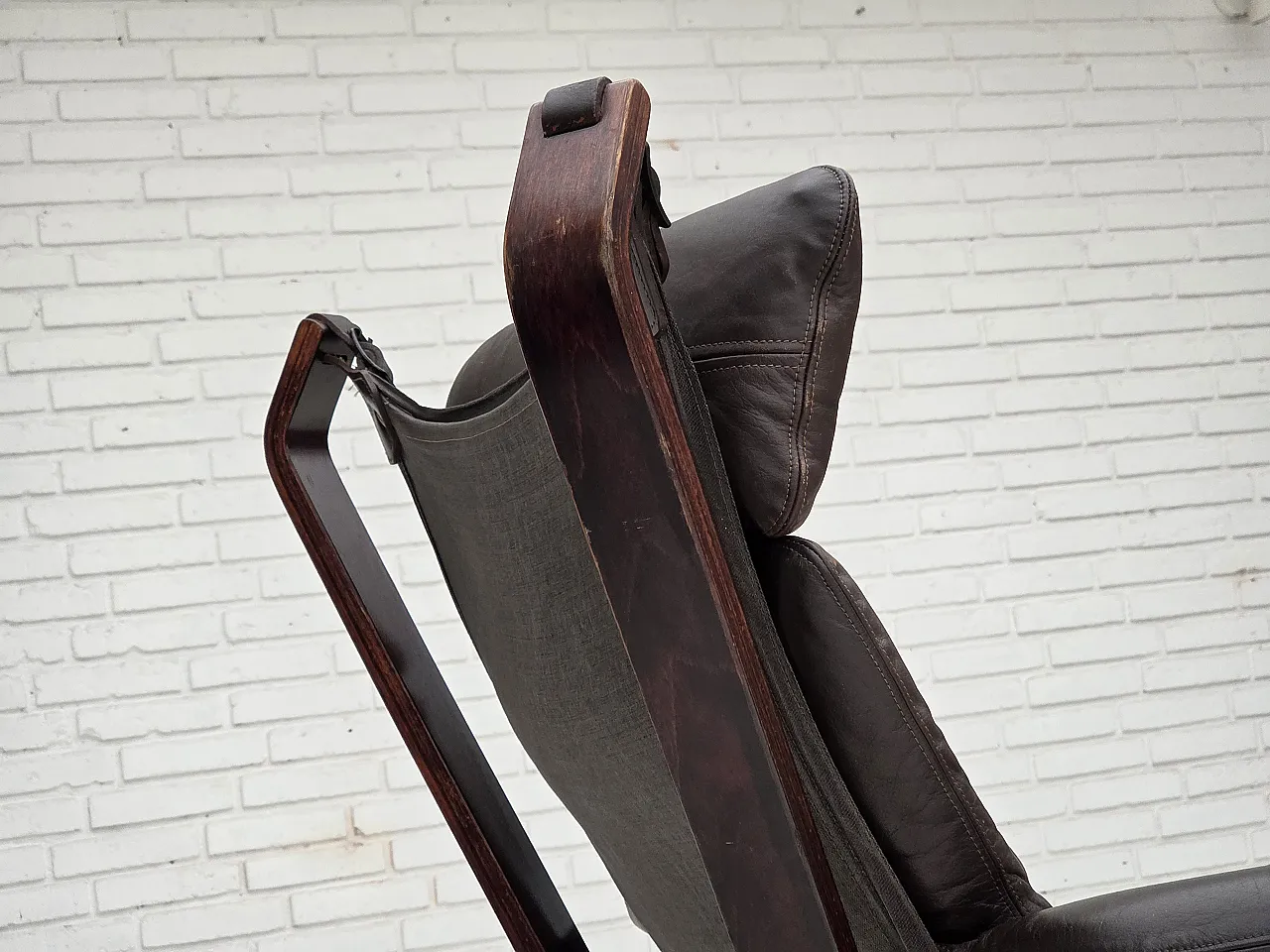 1970s, Norwegian chair by Sigurd Ressel, model "Falcon". 11