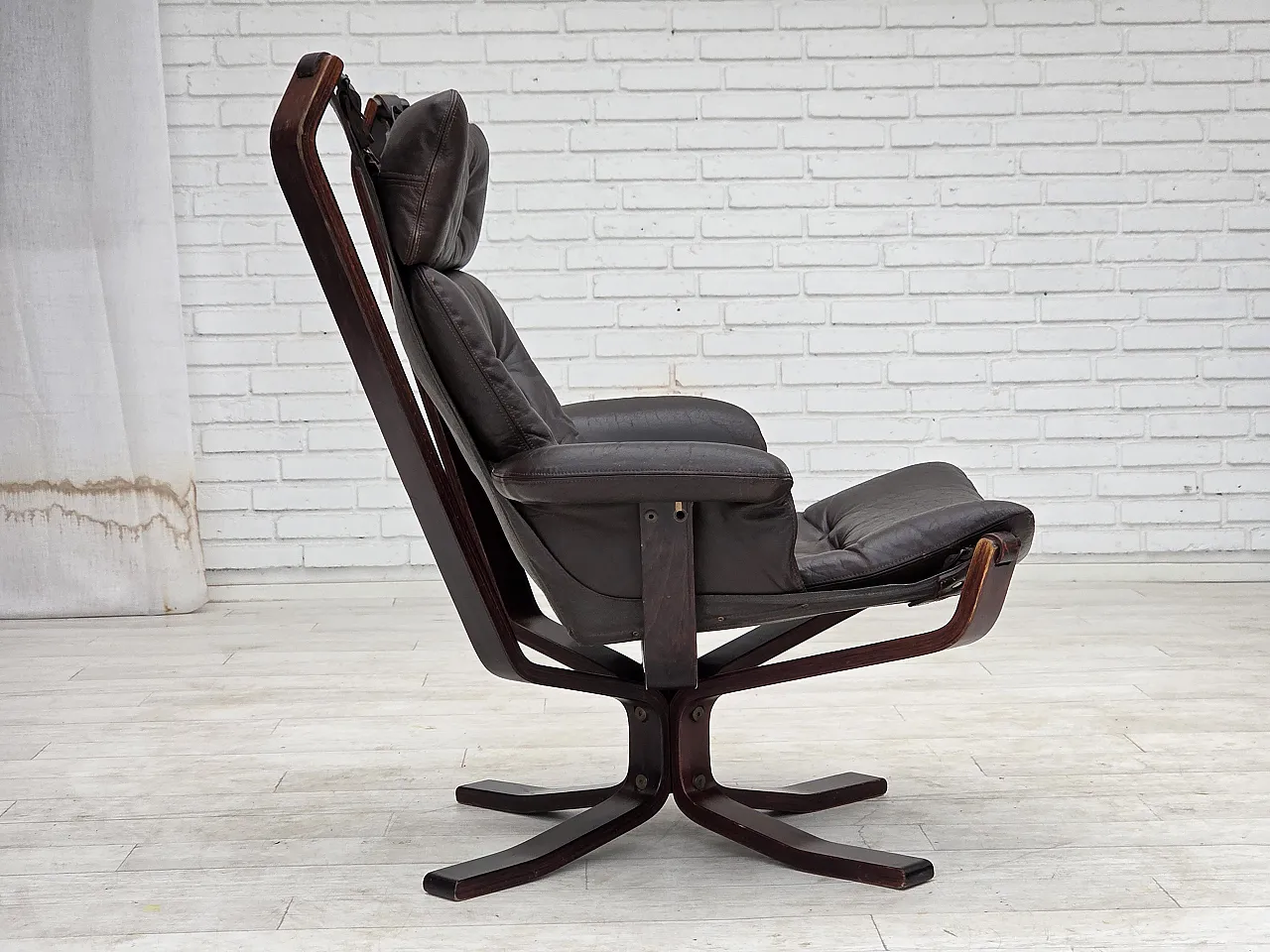 1970s, Norwegian chair by Sigurd Ressel, model "Falcon". 12