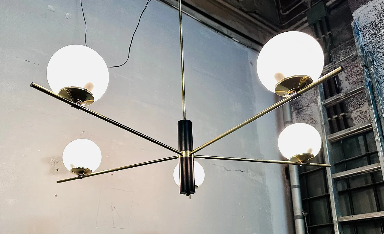 Lampadario con sfere opaline bianche, anni '60 7