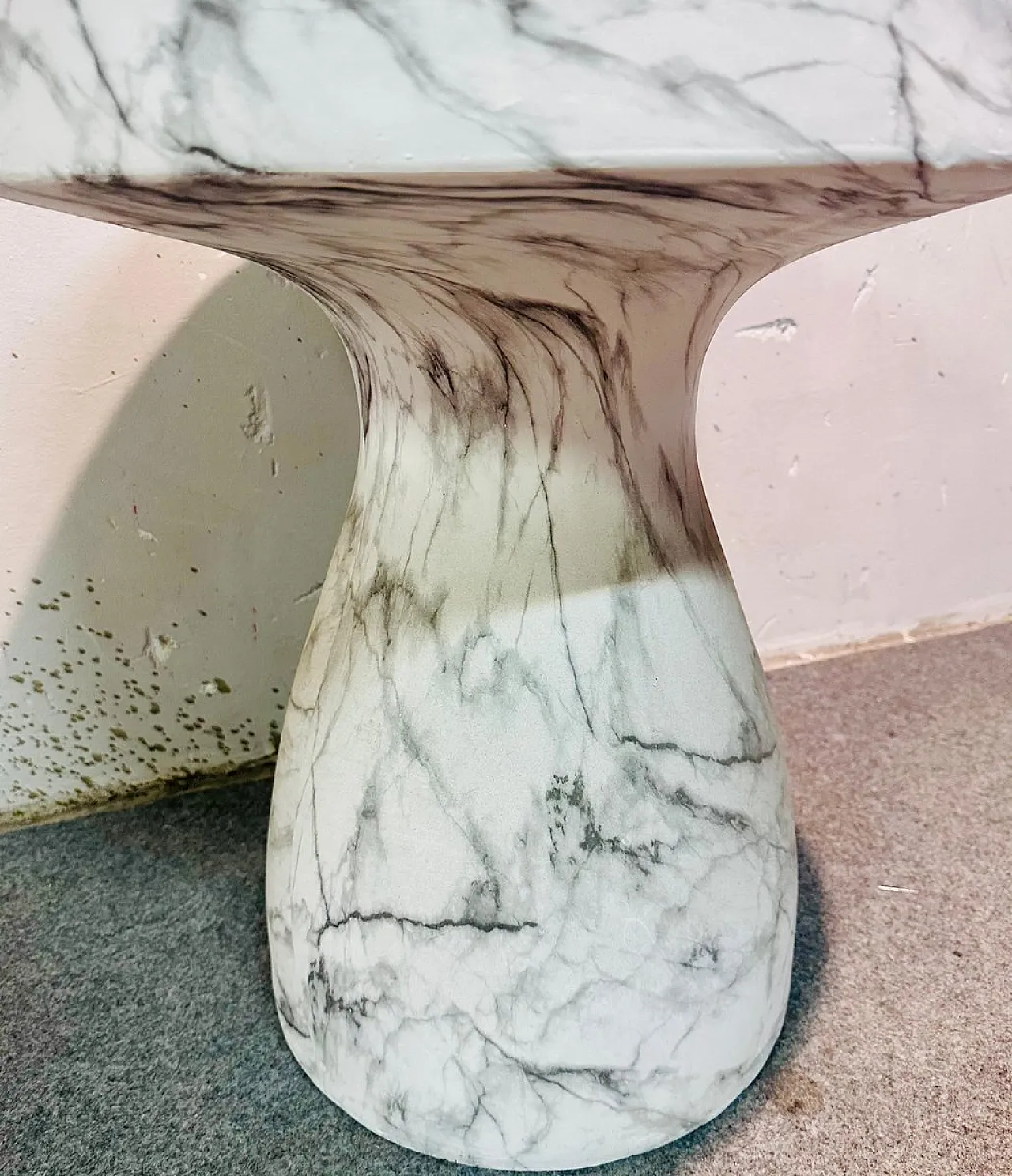 Resin-Coated Ceramic Coffee Table in Marble-Like Finish 1