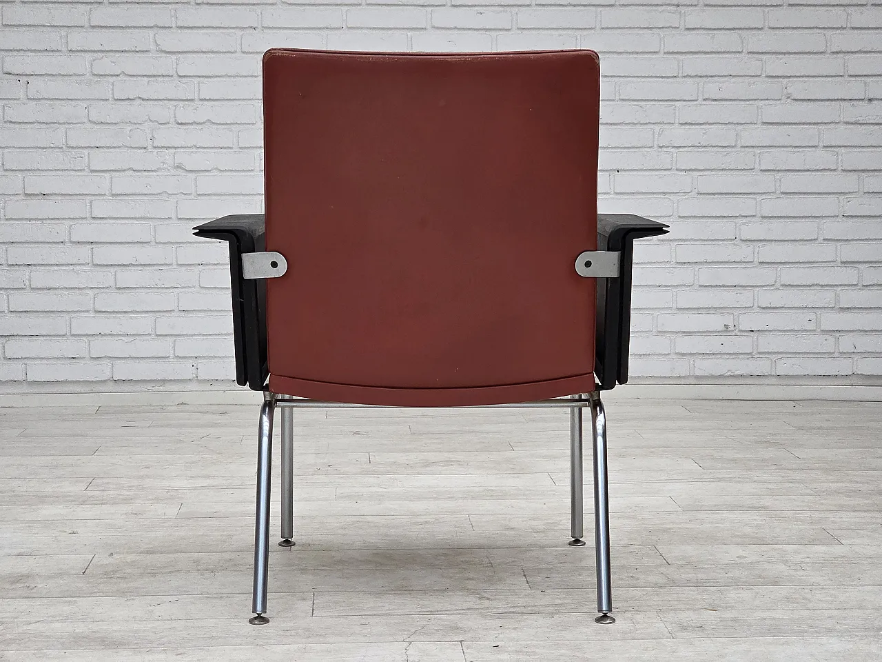 1970s, Danish armchair by Arne Vodder, furniture leather. 5