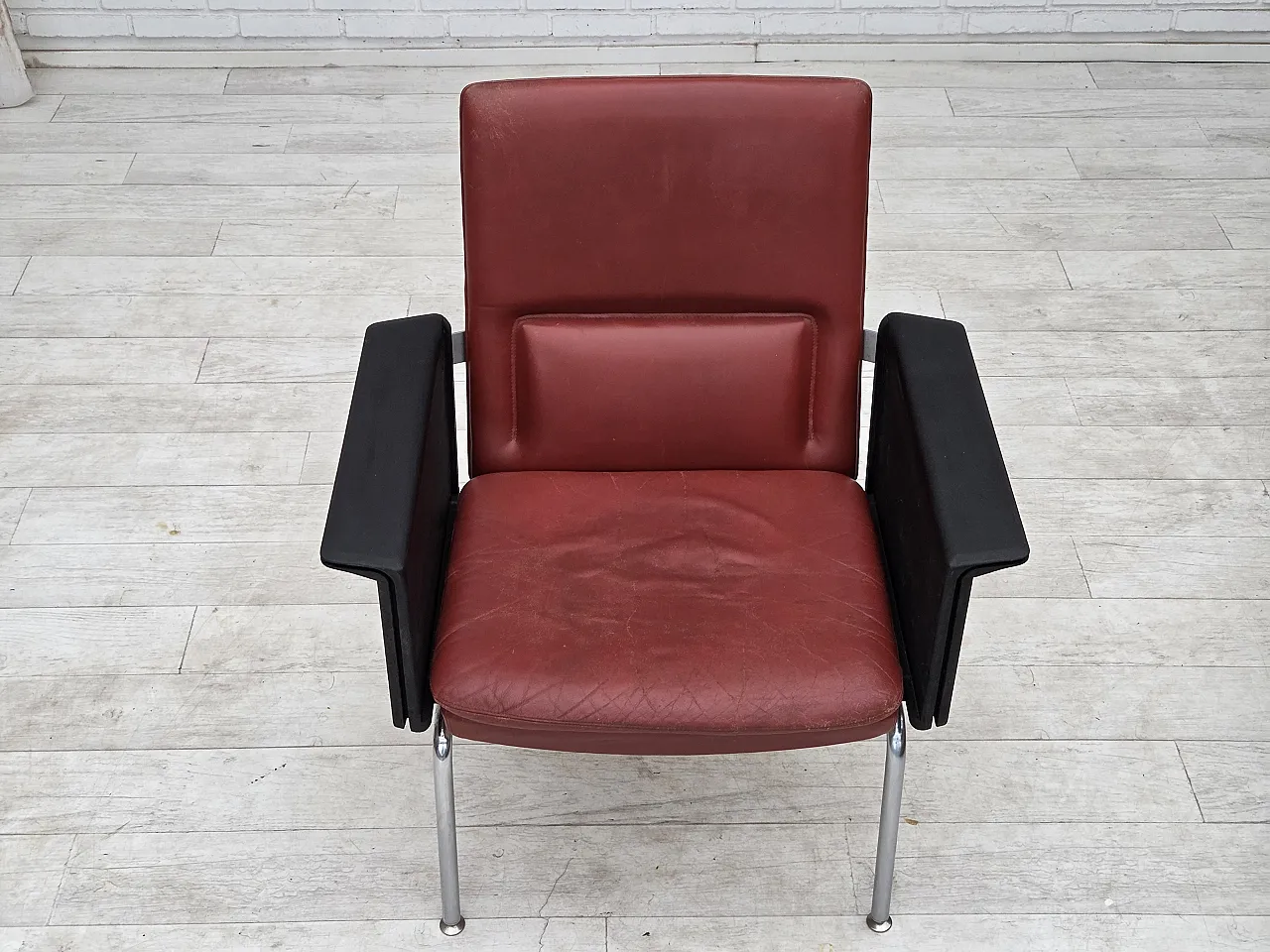 1970s, Danish armchair by Arne Vodder, furniture leather. 11