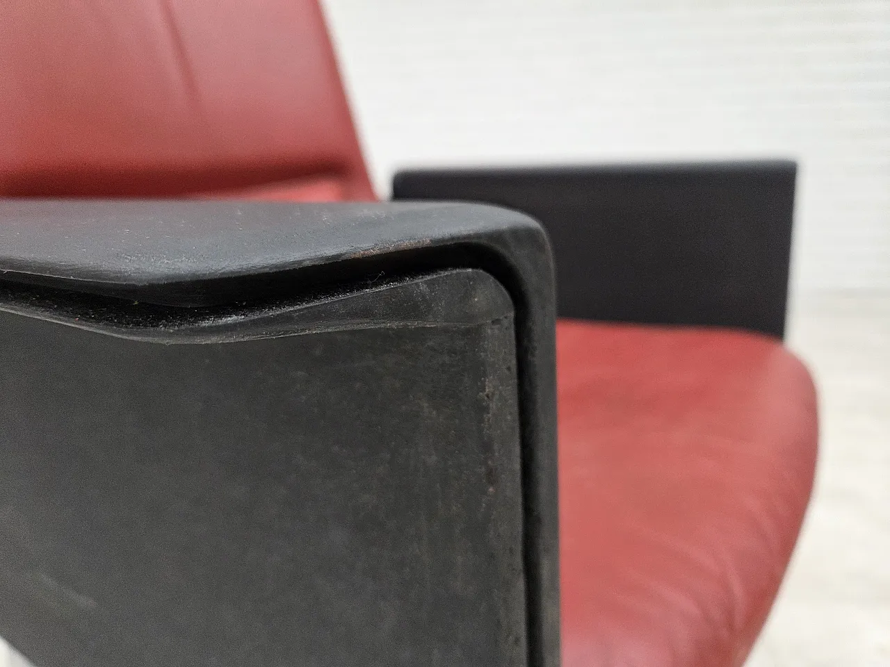 1970s, Danish armchair by Arne Vodder, furniture leather. 16