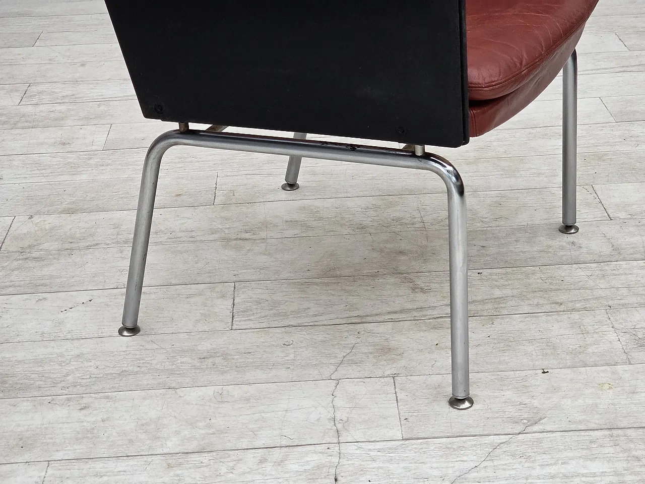 1970s, Danish armchair by Arne Vodder, furniture leather. 18
