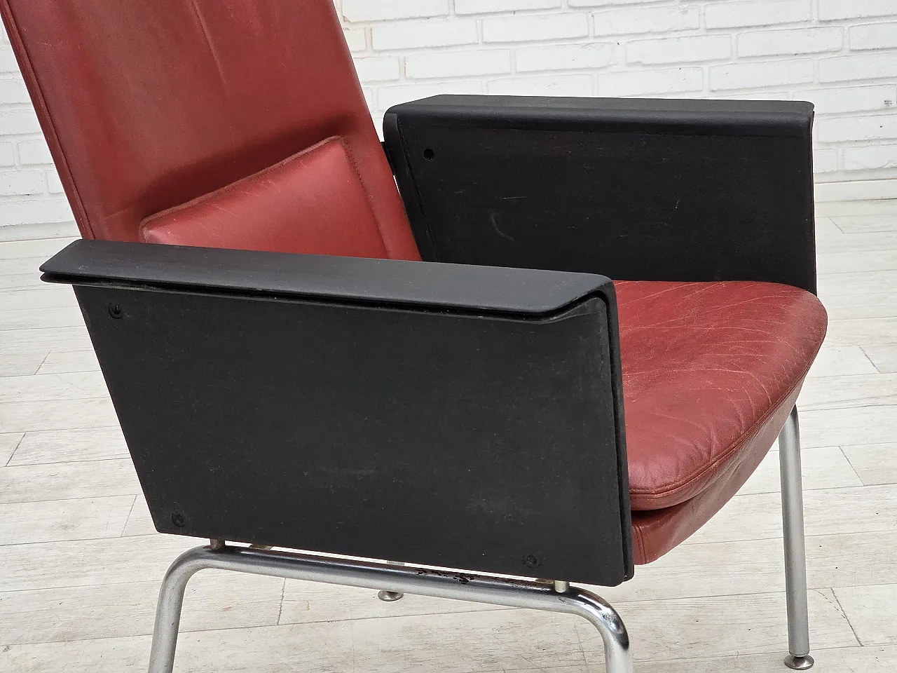 1970s, Danish armchair by Arne Vodder, furniture leather. 19