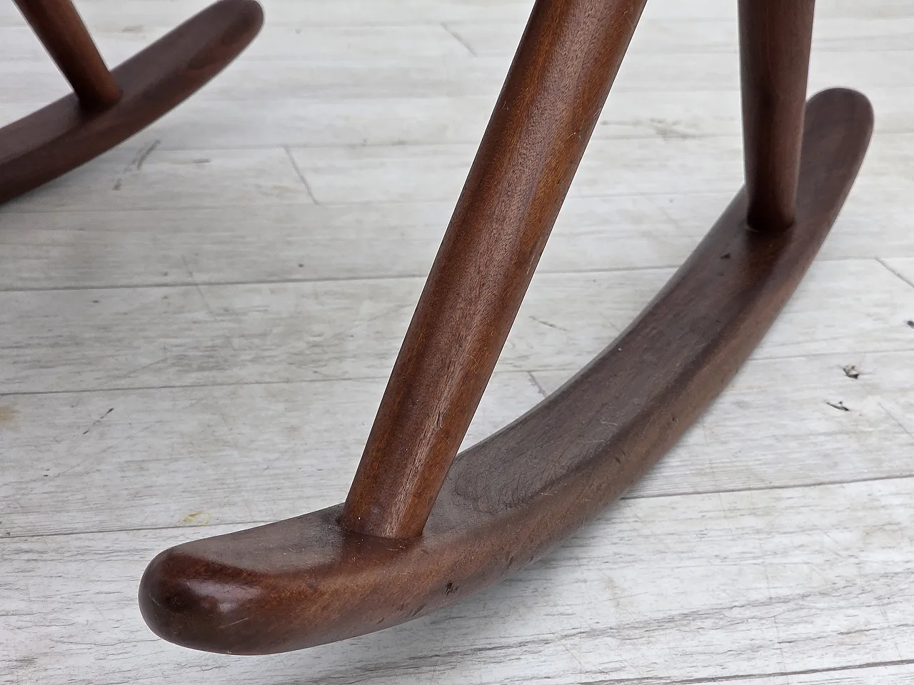 1960s Danish rocking chair by Frank Reenskaug, model 182. 4