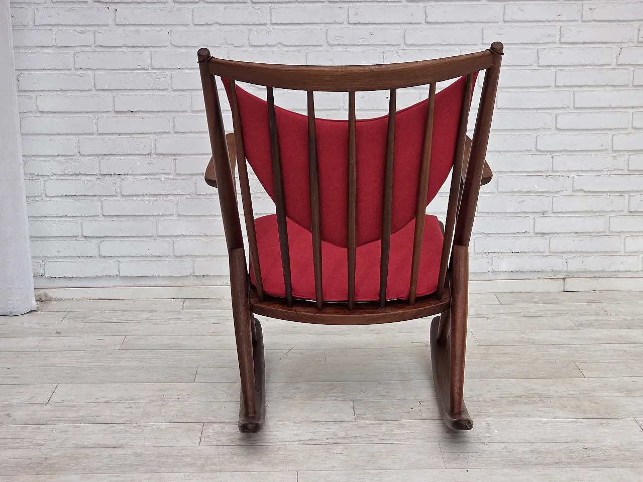 1960s Danish rocking chair by Frank Reenskaug, model 182. 8