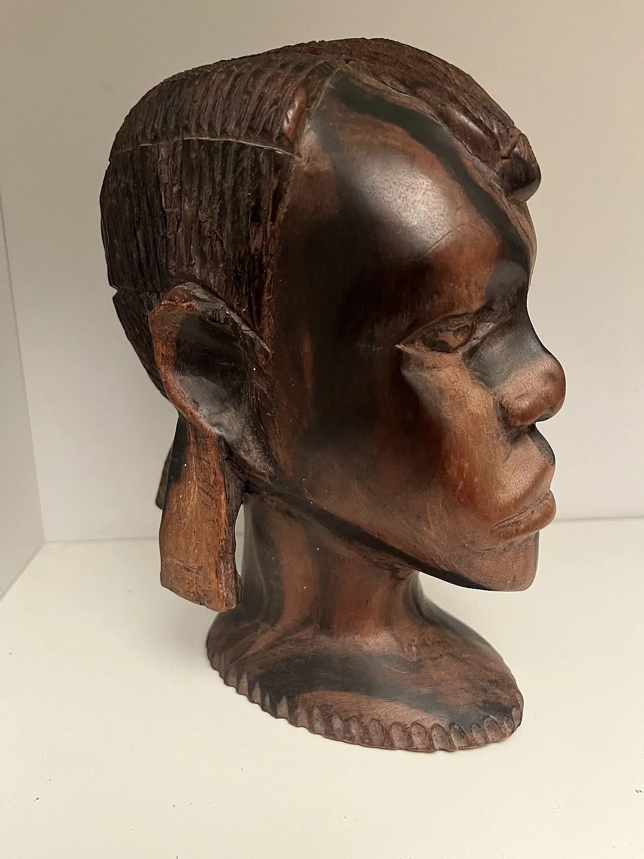 Female head, African sculpture in wood, 1980s 3