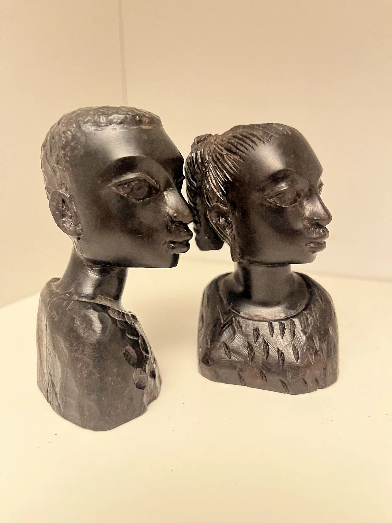 Pair of African head sculptures in ebony, 1980s 1