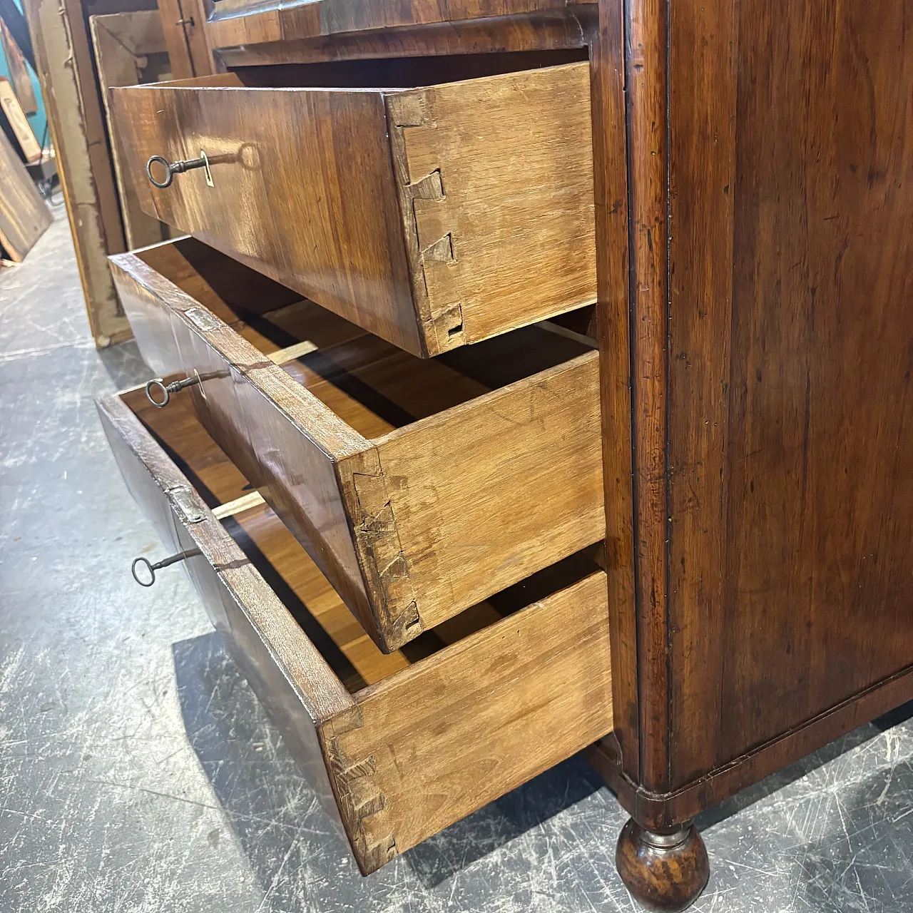 Folding secretaire Charles X Emilia walnut and cherry, 1830 15
