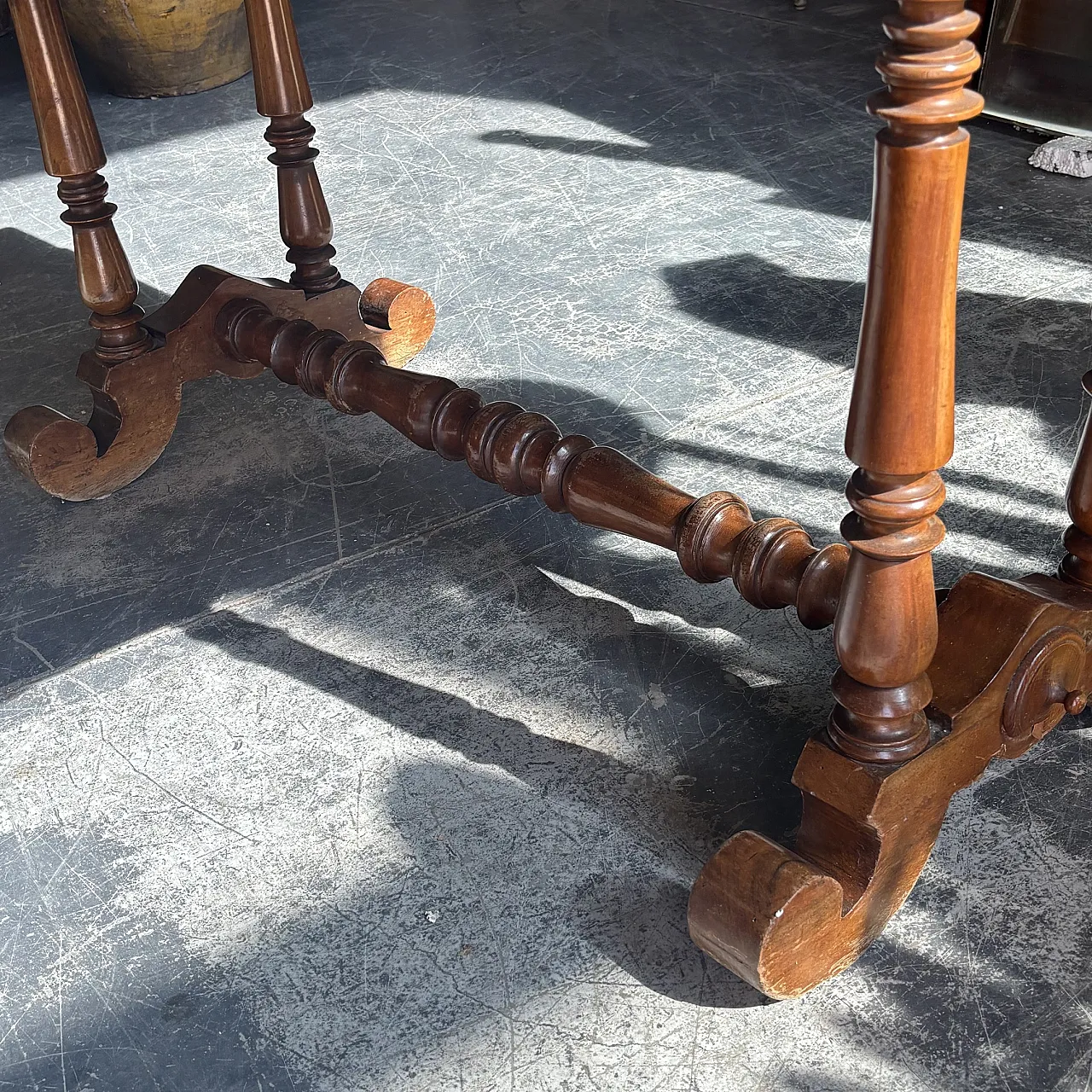 Charles X walnut coffee table, early 19th century 10